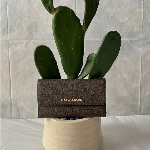 🌹Michael Kors Wallet🌹 - Picture 4 of 7